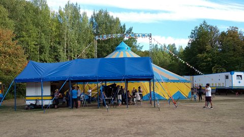 Circuszelt Seitenansicht
